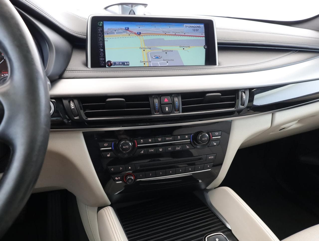 2016 BMW X6 - 28