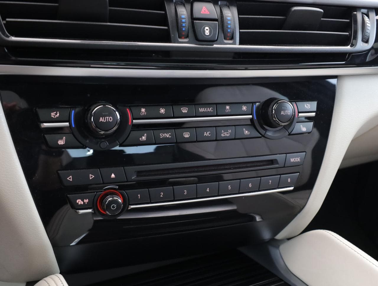 2016 BMW X6 - 33
