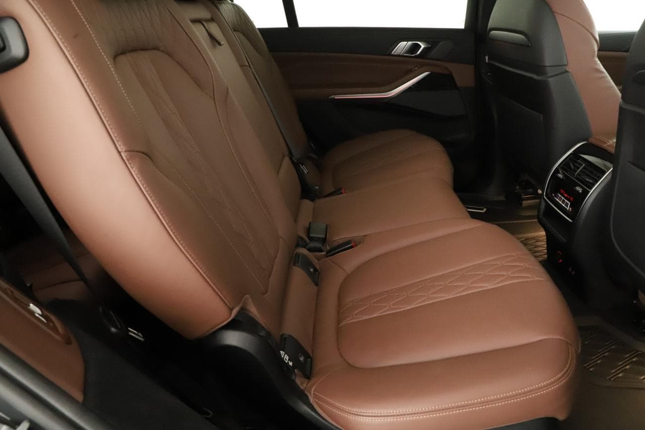 2022 BMW X7 - 10