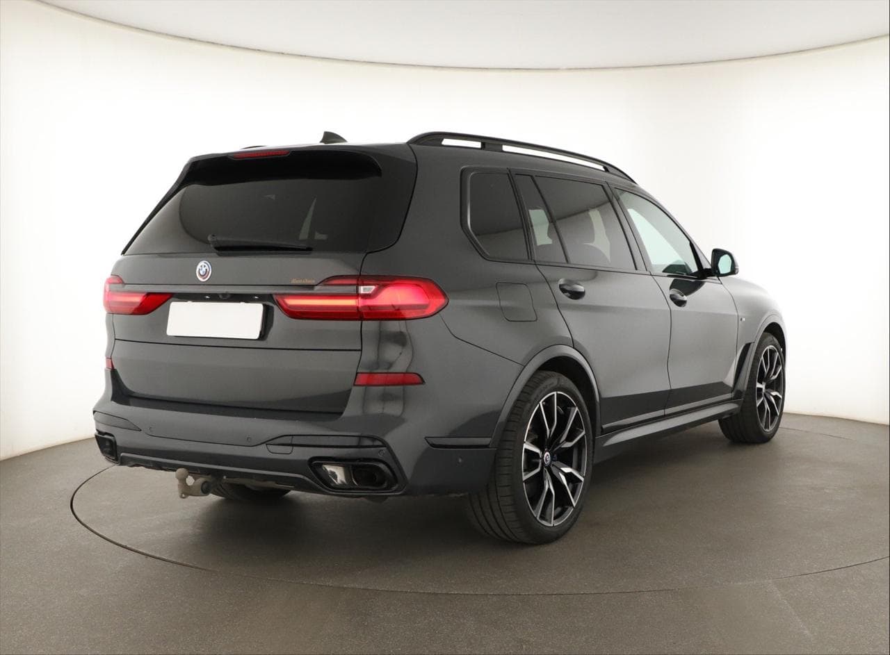 2022 BMW X7 - 7