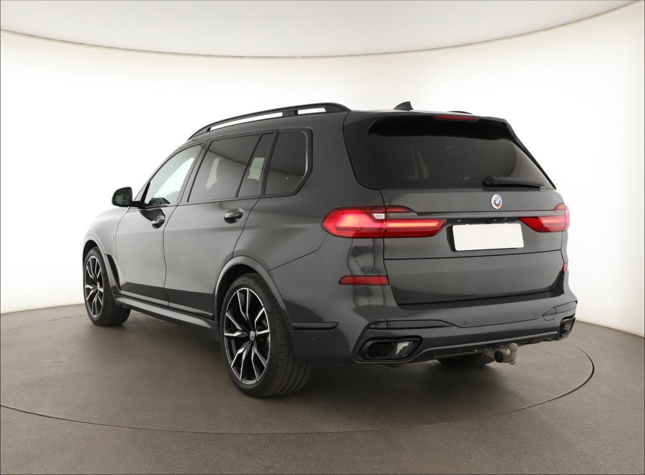 2022 BMW X7 - 5