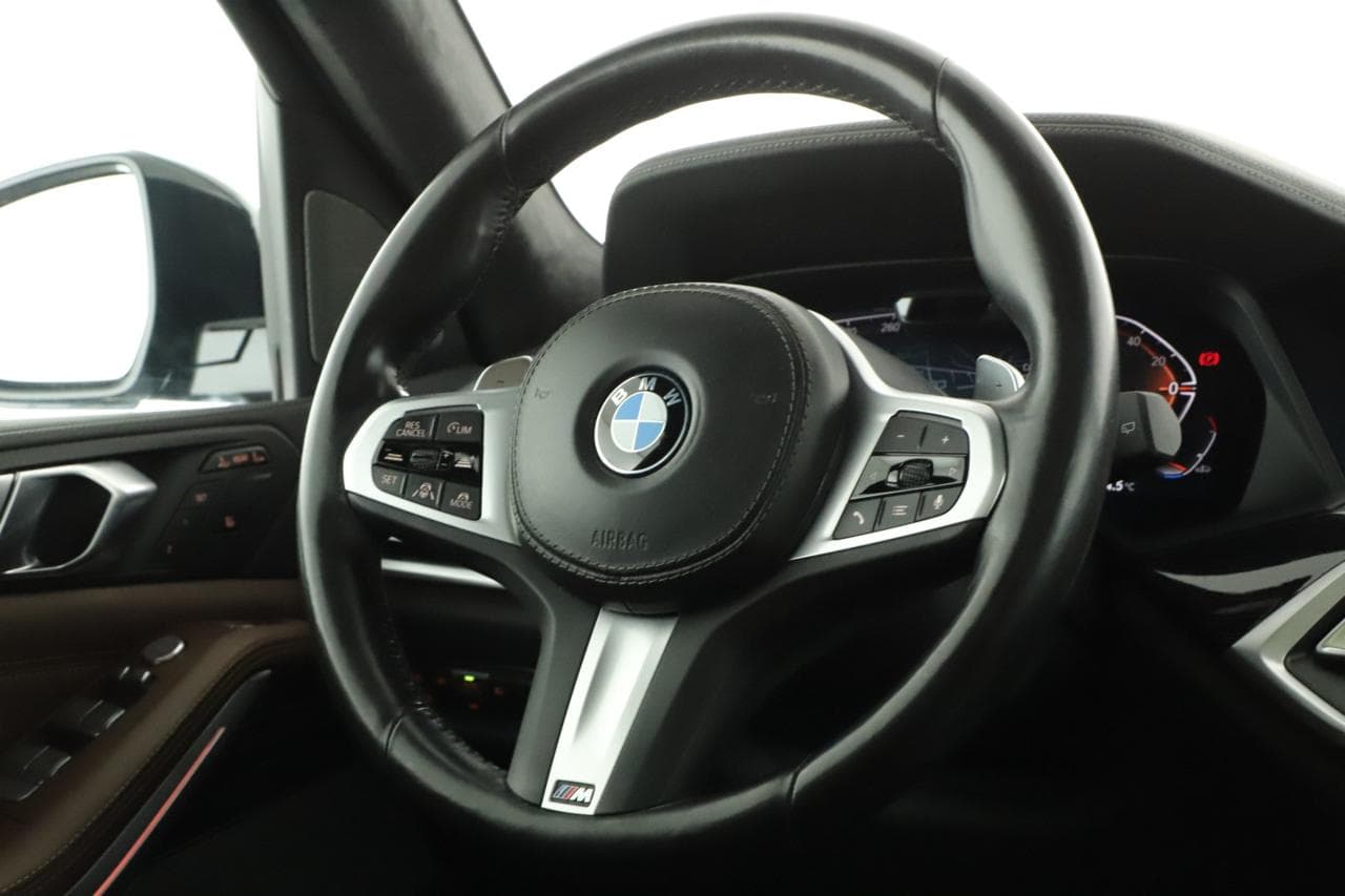 2022 BMW X7 - 14