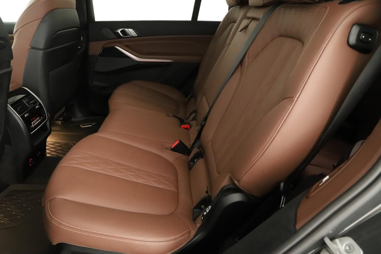 2022 BMW X7 - 12