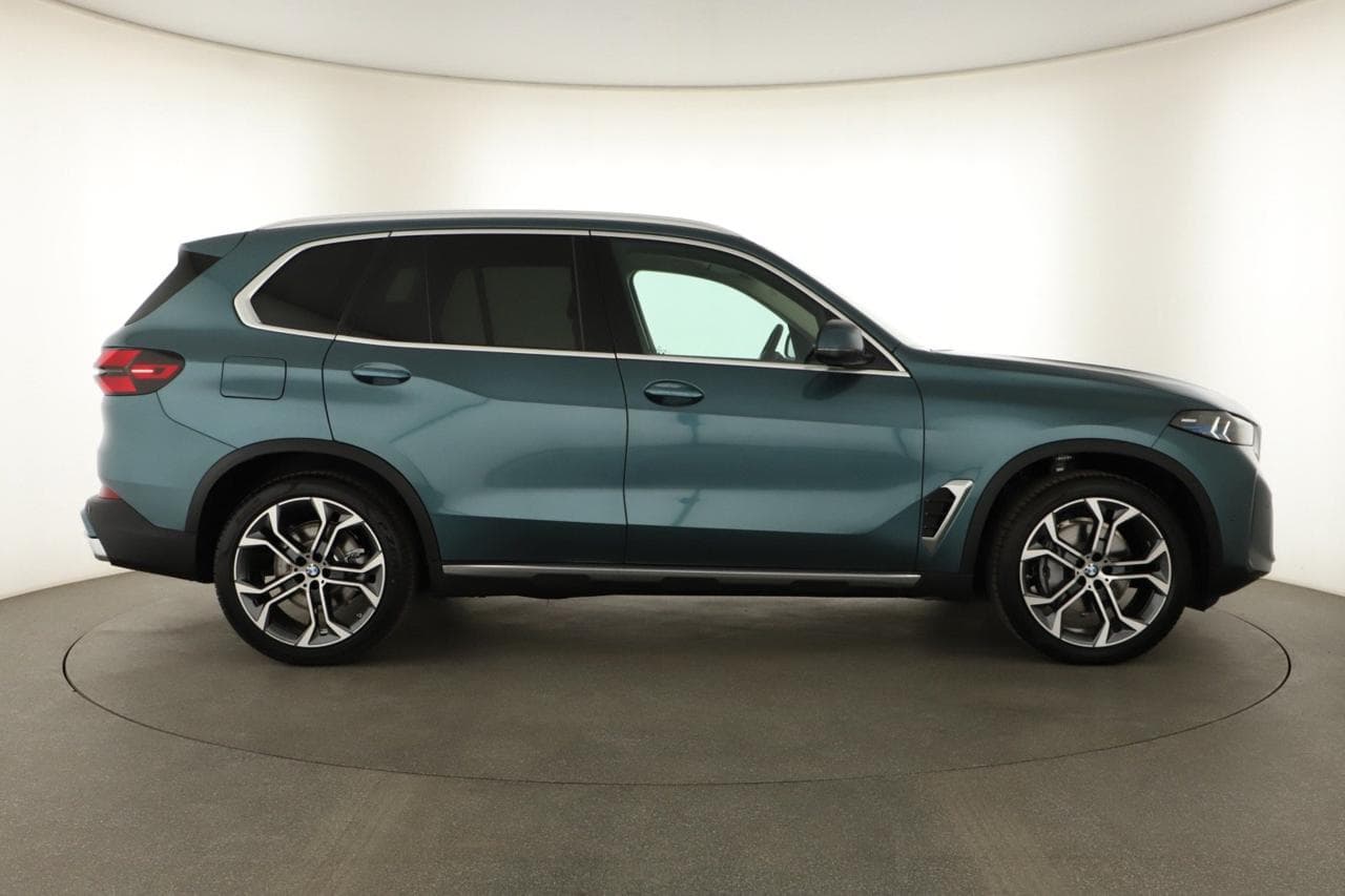 2025 BMW X5 - 8