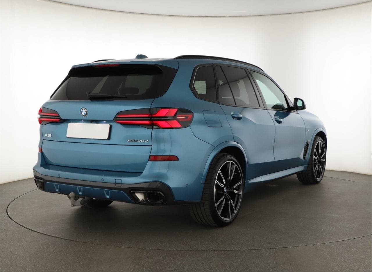 2025 BMW X5 - 7