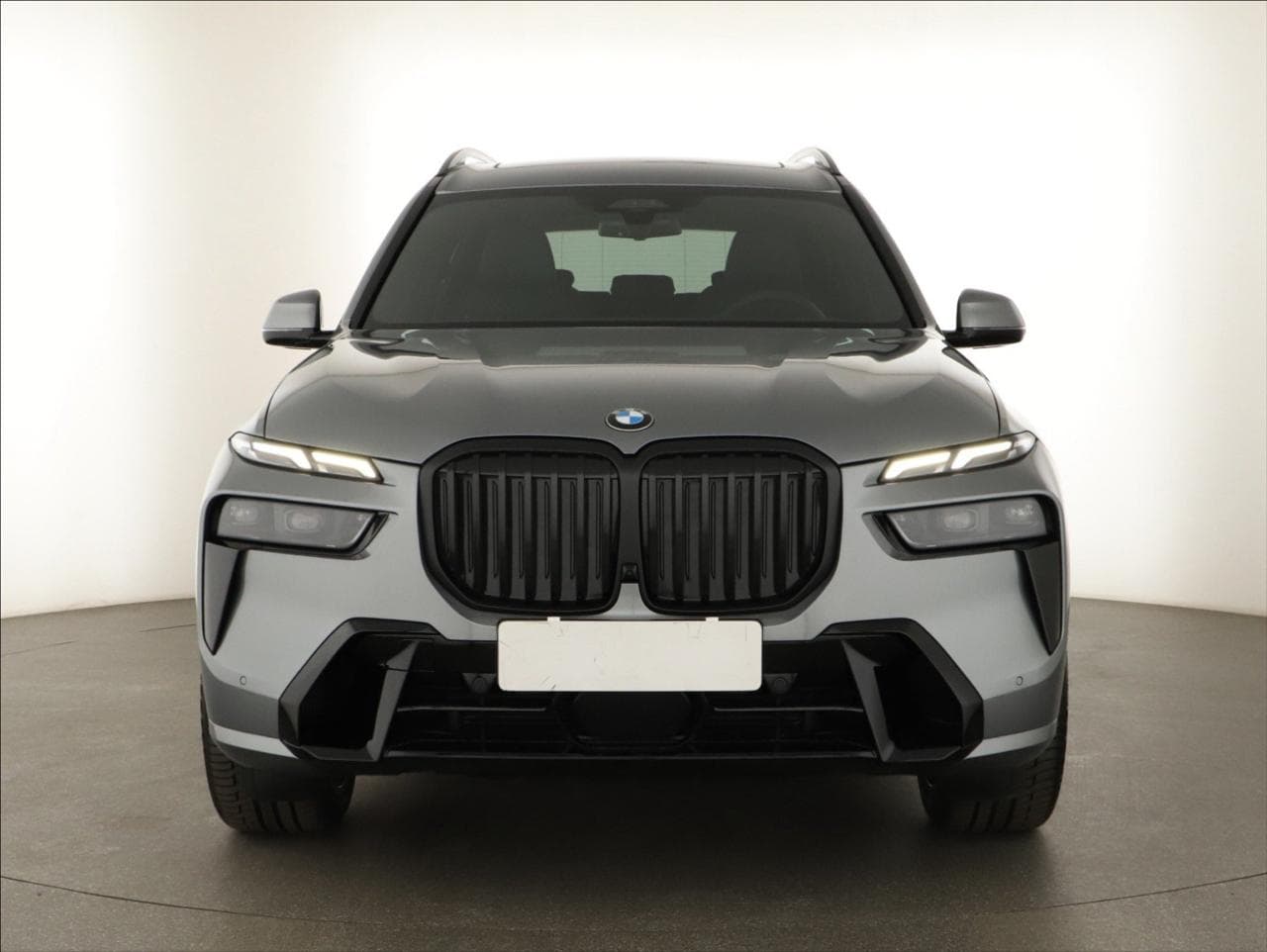 2025 BMW X7 - 2