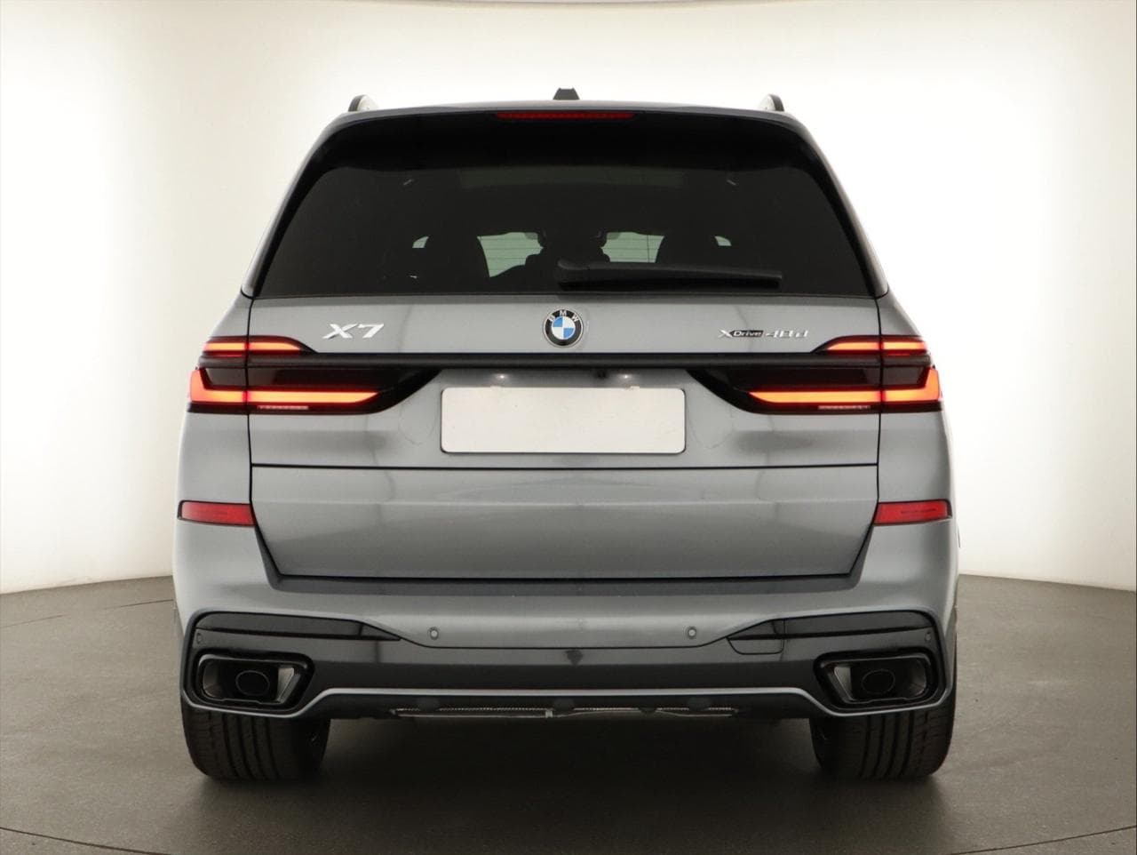 2025 BMW X7 - 6