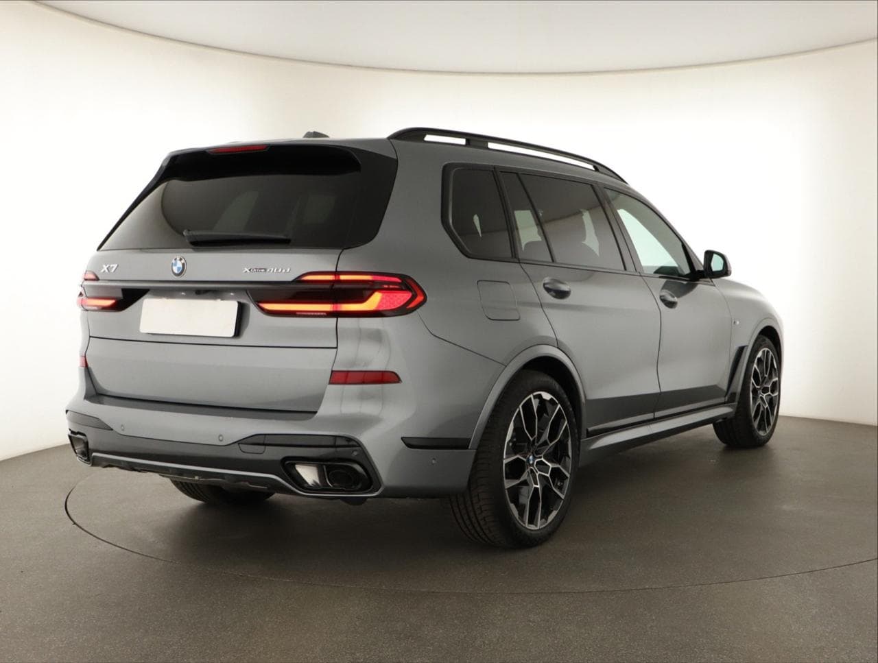 2025 BMW X7 - 7