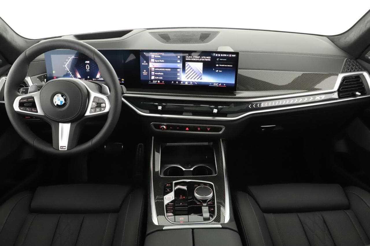 2025 BMW X7 - 11