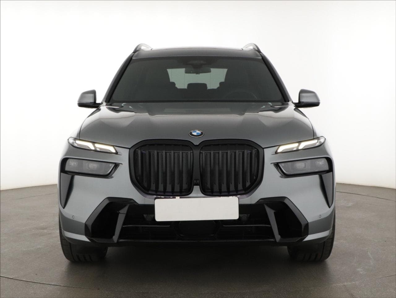 2025 BMW X7 - 2