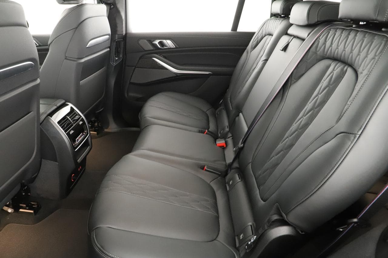 2025 BMW X7 - 19