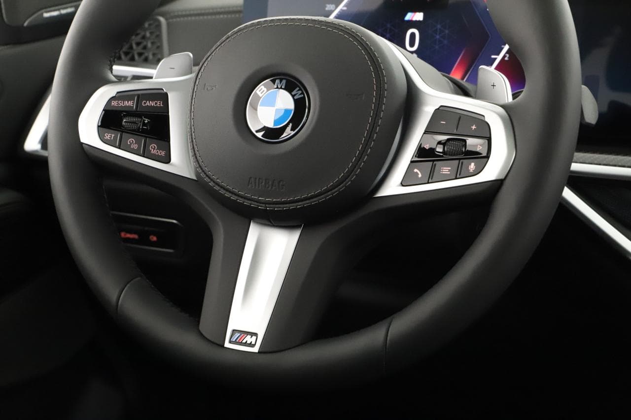 2025 BMW X7 - 25
