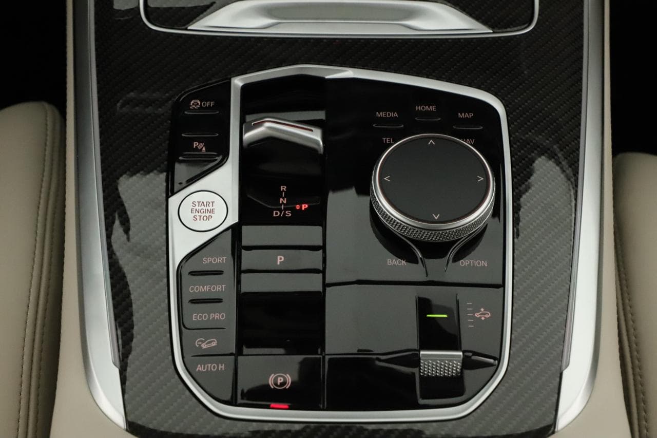 2025 BMW X7 - 31
