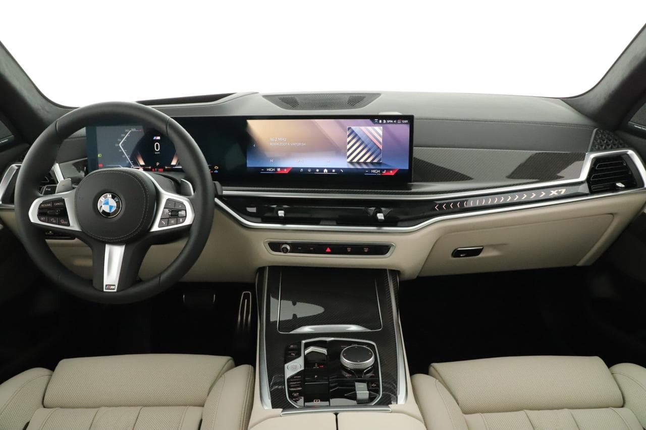 2025 BMW X7 - 15
