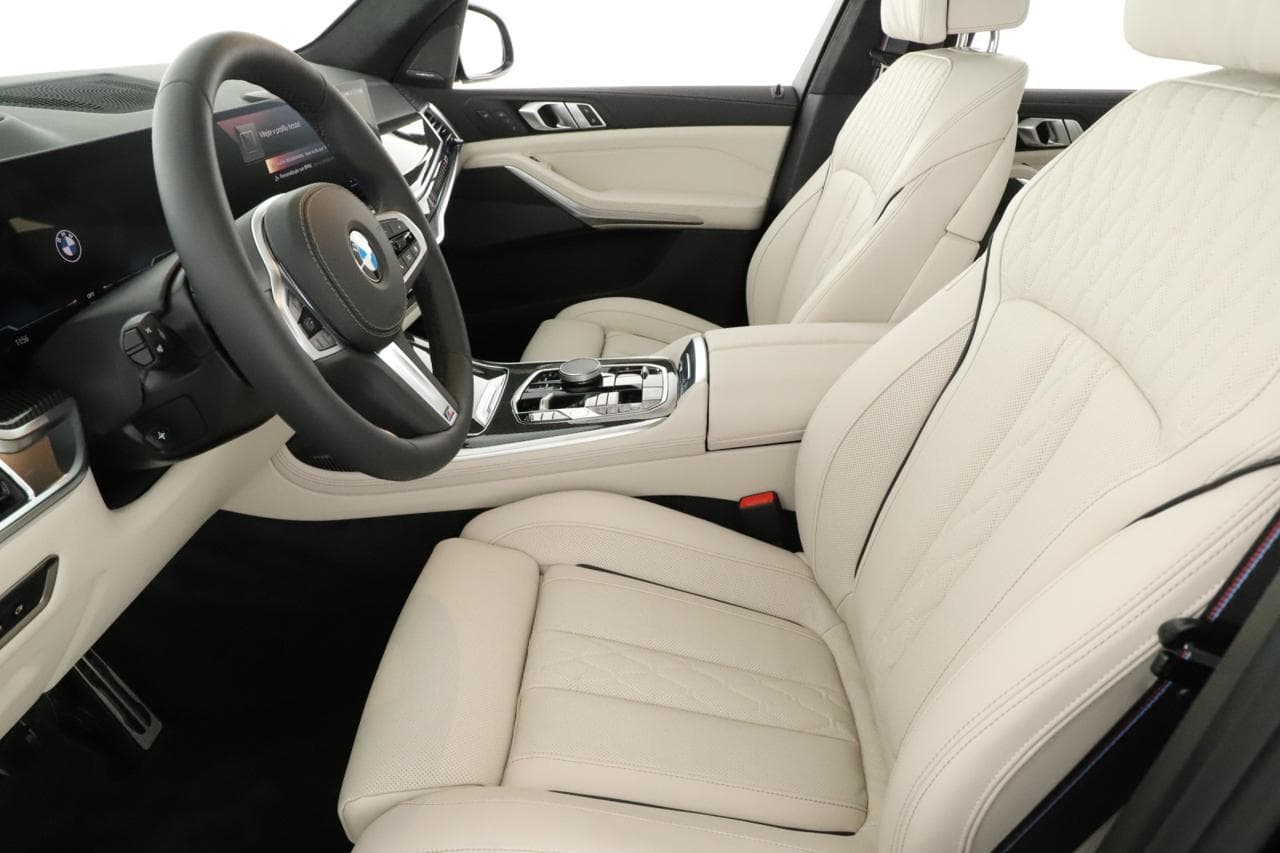2025 BMW X7 - 22