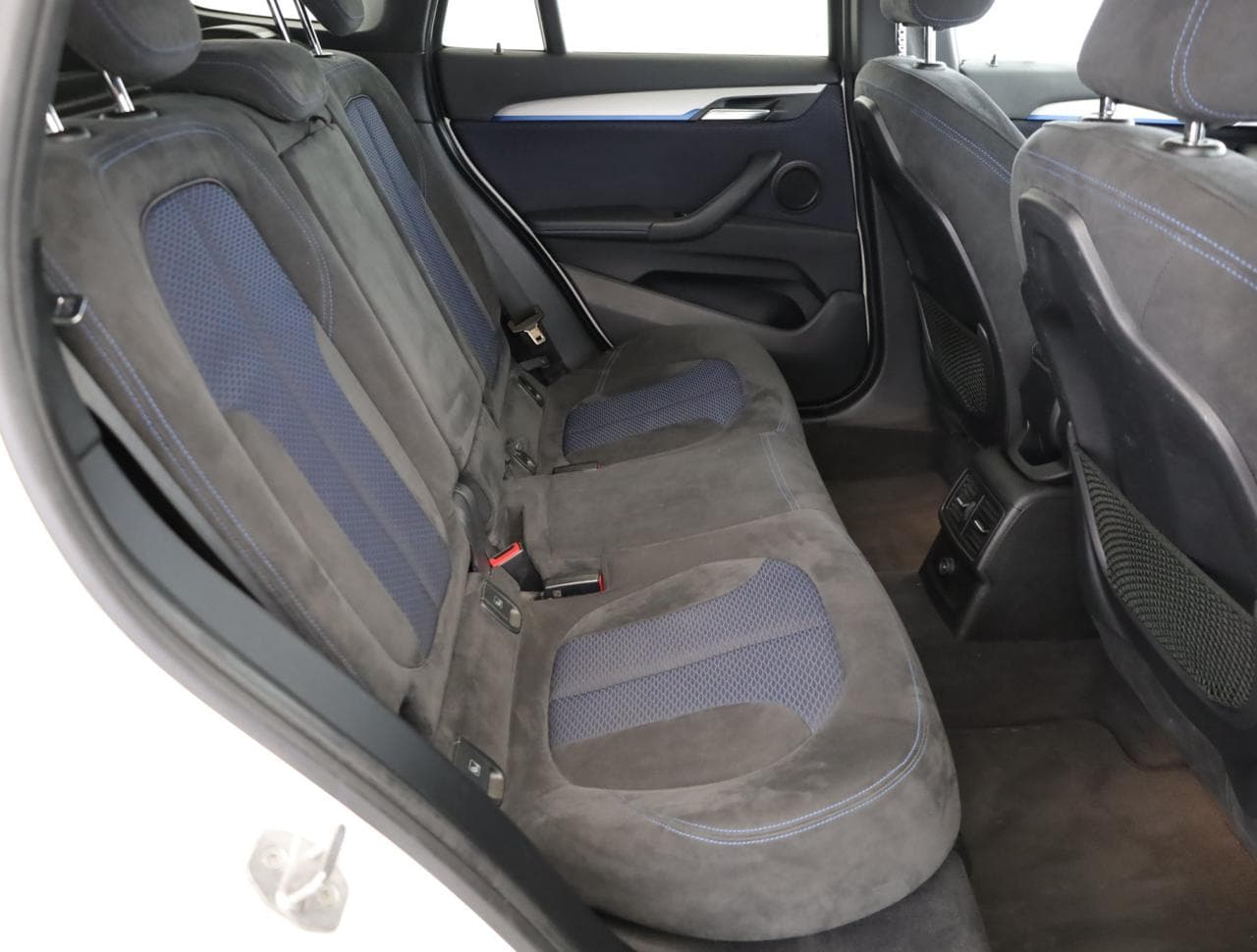 2018 BMW X1 - 25