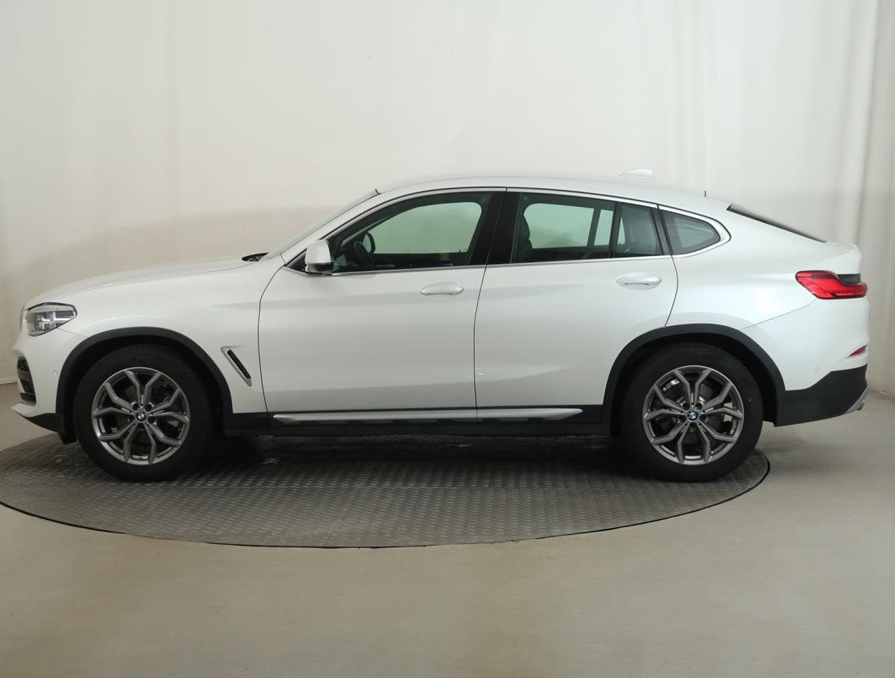 2021 BMW X4 - 4