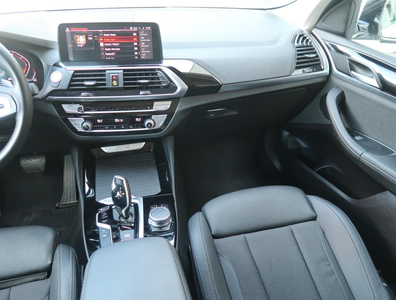 2021 BMW X4 - 11