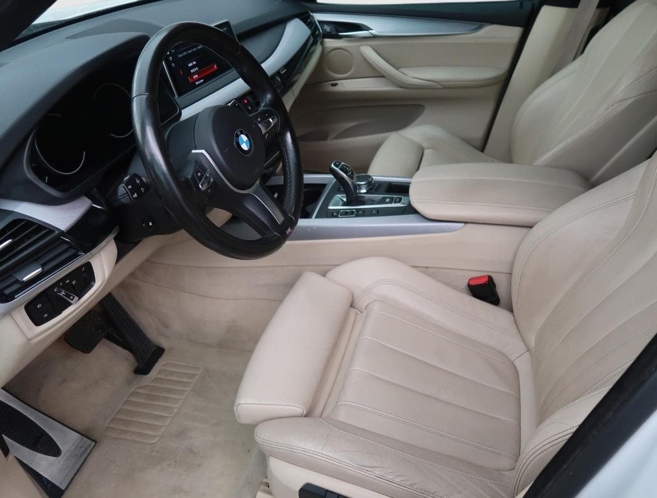2018 BMW X5 - 16