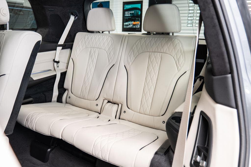 2023 BMW X7 - 15