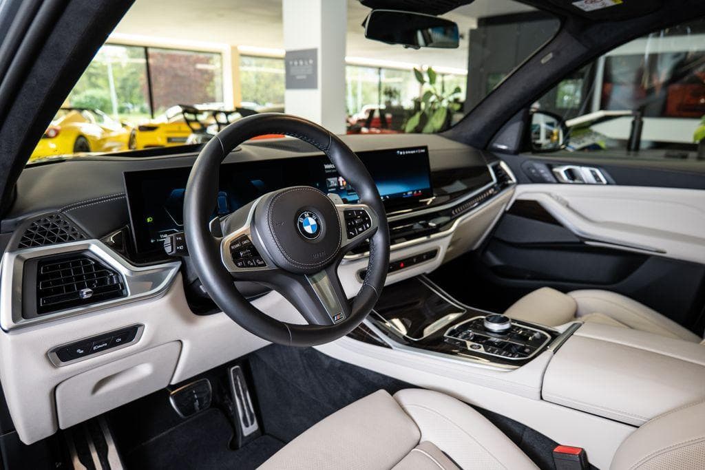 2023 BMW X7 - 5
