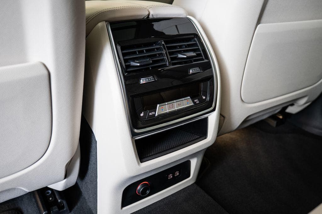 2023 BMW X7 - 12