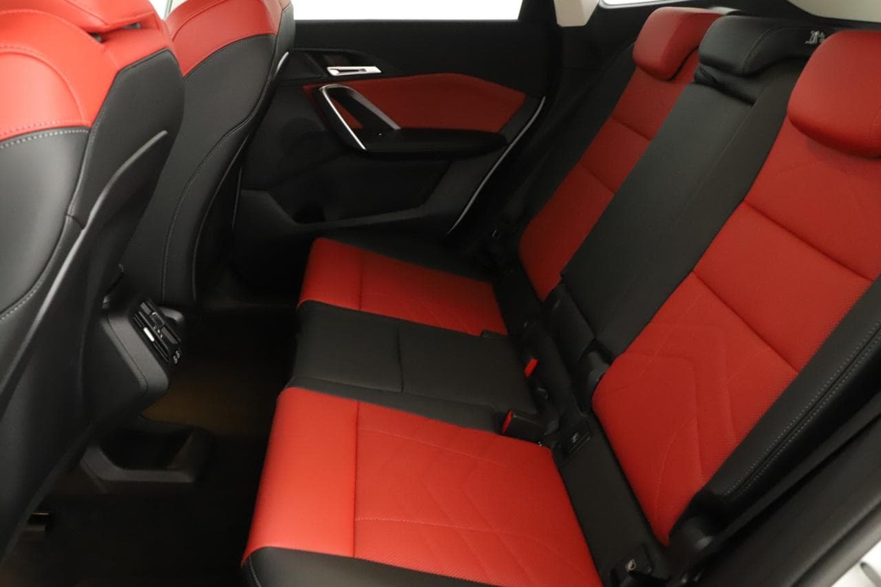 2025 BMW X1 - 12