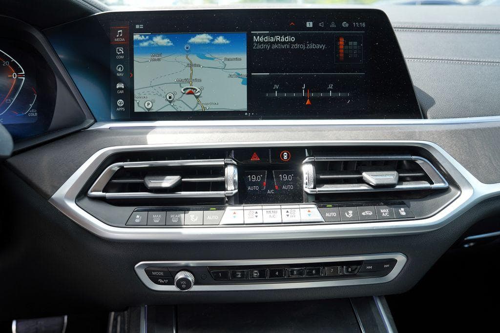 2021 BMW X7 - 29