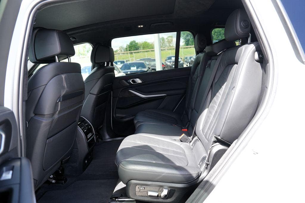 2021 BMW X7 - 19