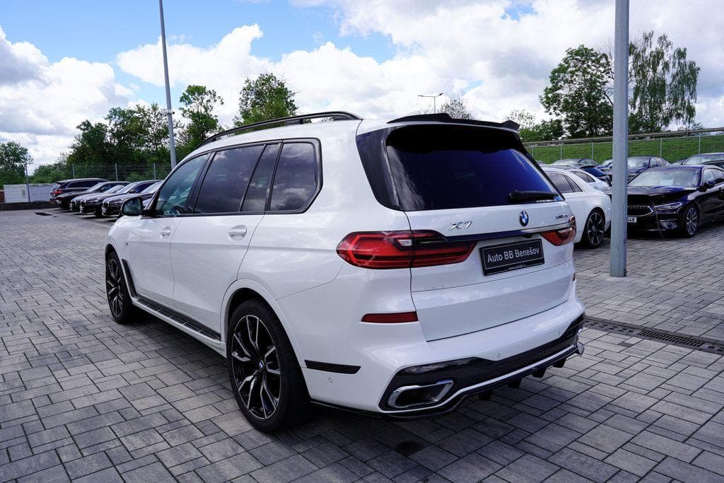 2021 BMW X7 - 4