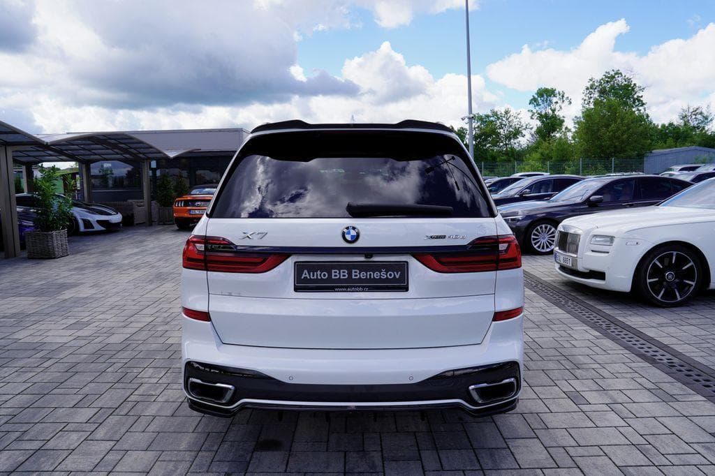 2021 BMW X7 - 5