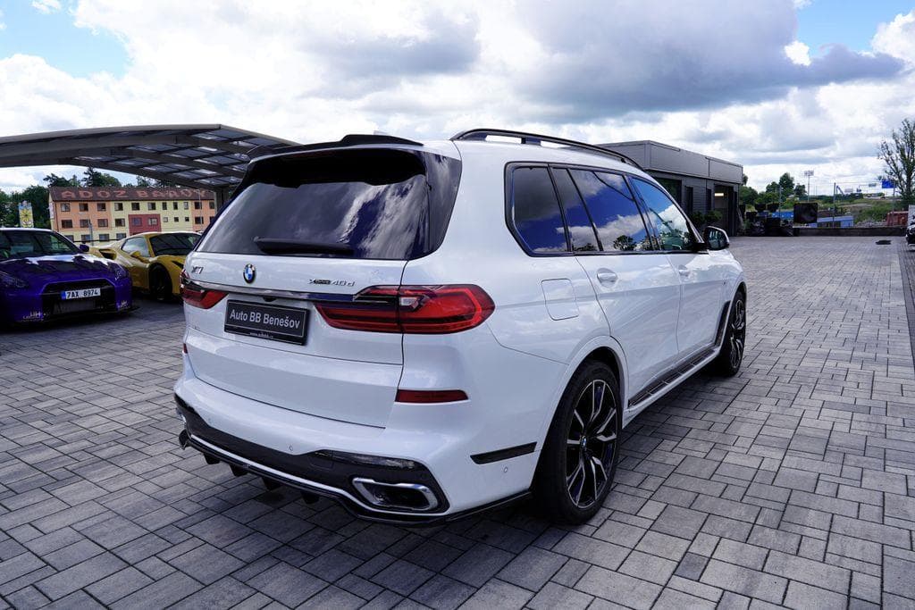 2021 BMW X7 - 6
