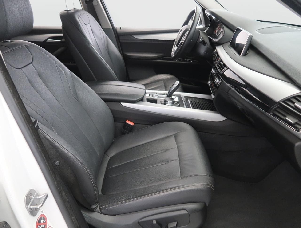 2018 BMW X5 - 12