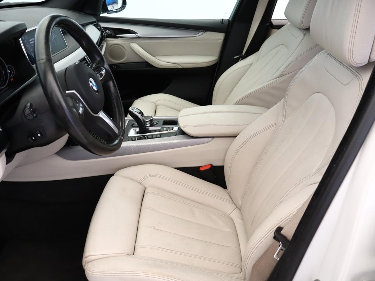 2017 BMW X5 - 25