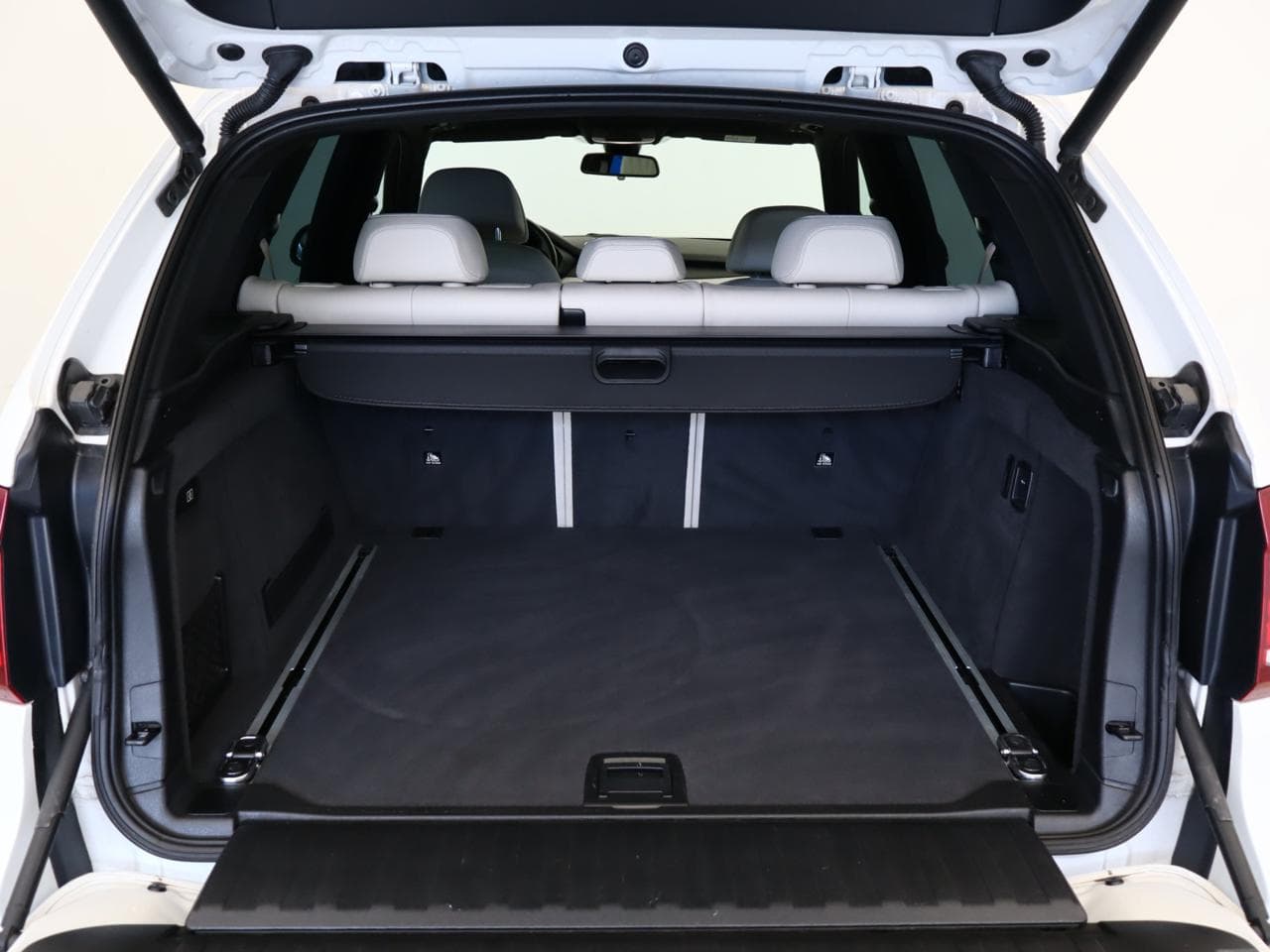 2017 BMW X5 - 32