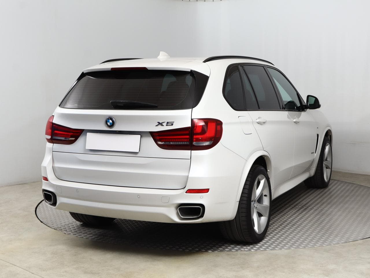 2017 BMW X5 - 13