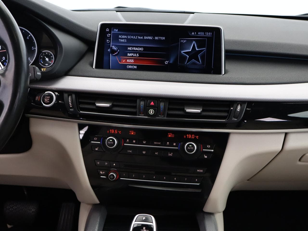 2017 BMW X5 - 28