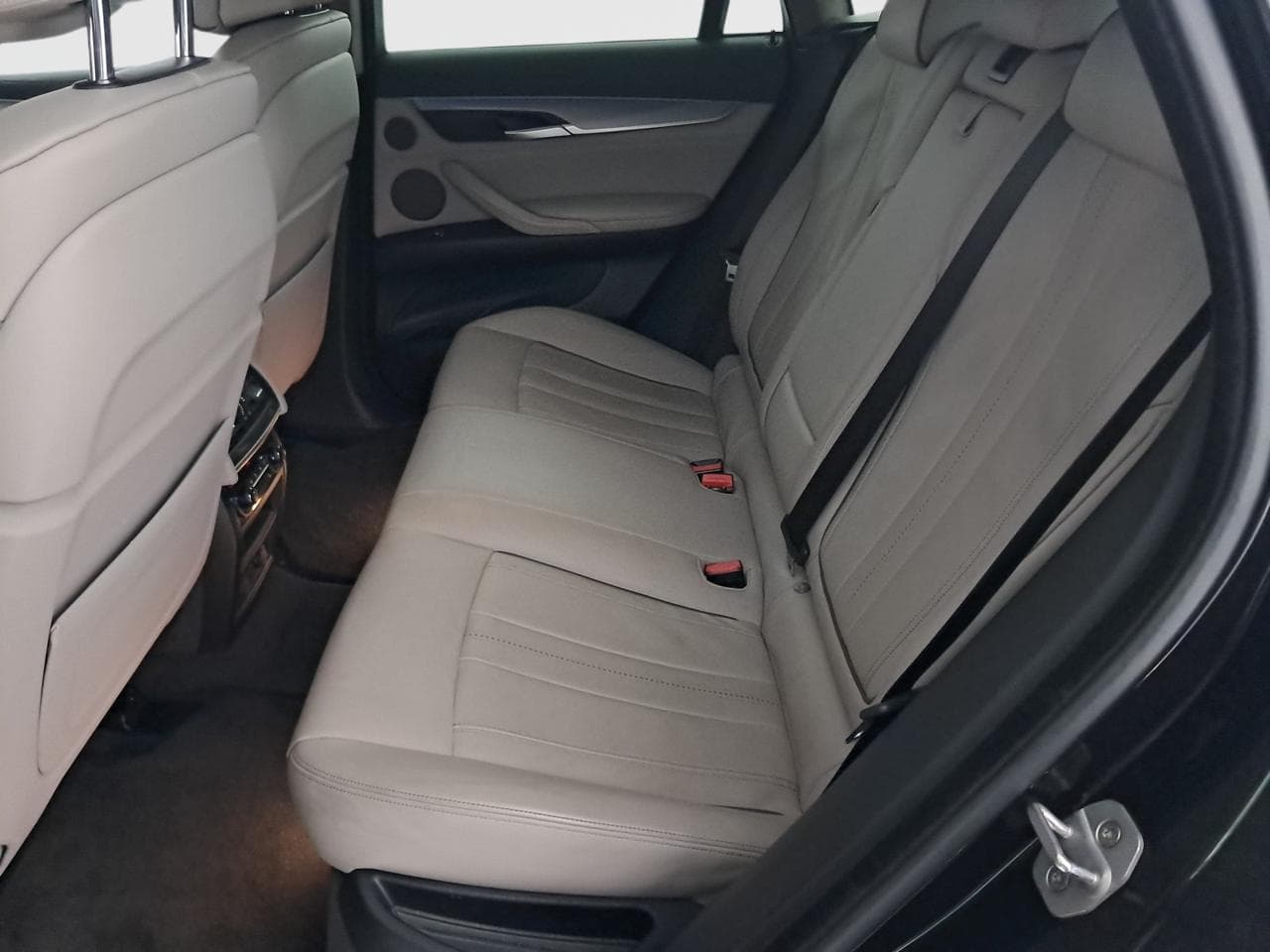 2017 BMW X6 - 27