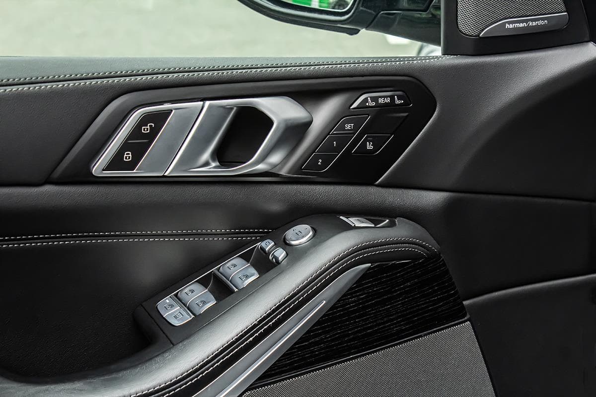 2023 BMW X7 - 16
