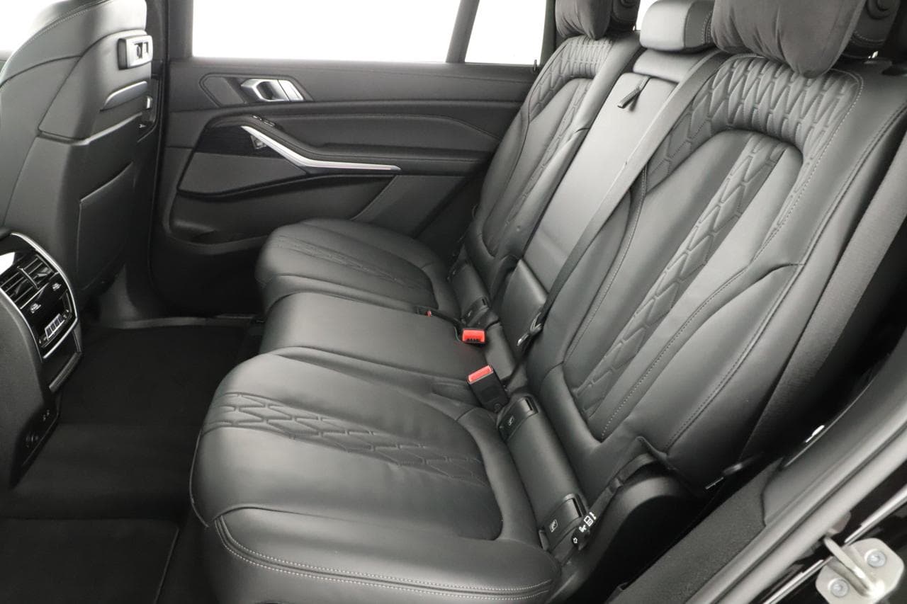 2021 BMW X7 - 12