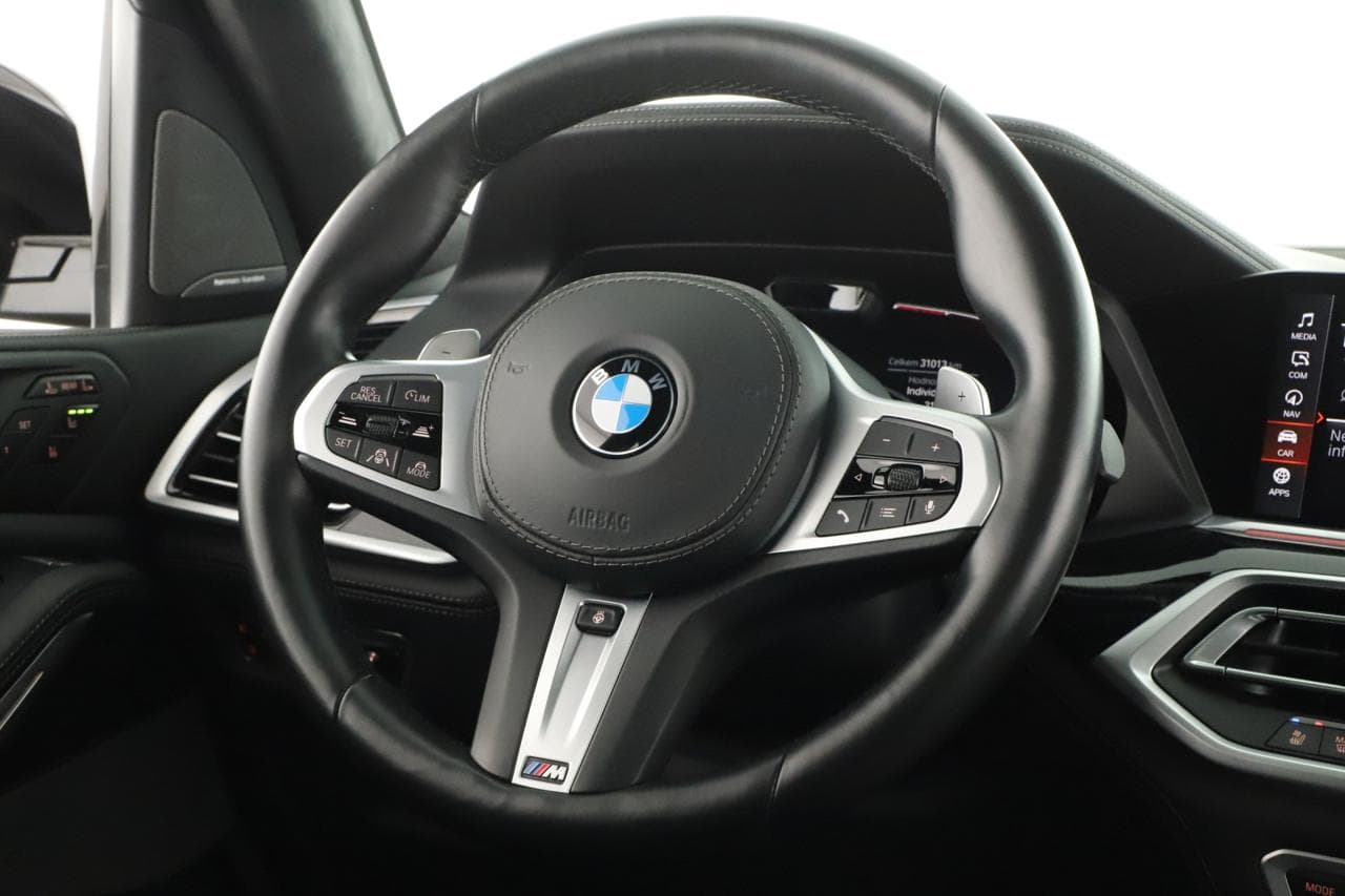 2021 BMW X7 - 14