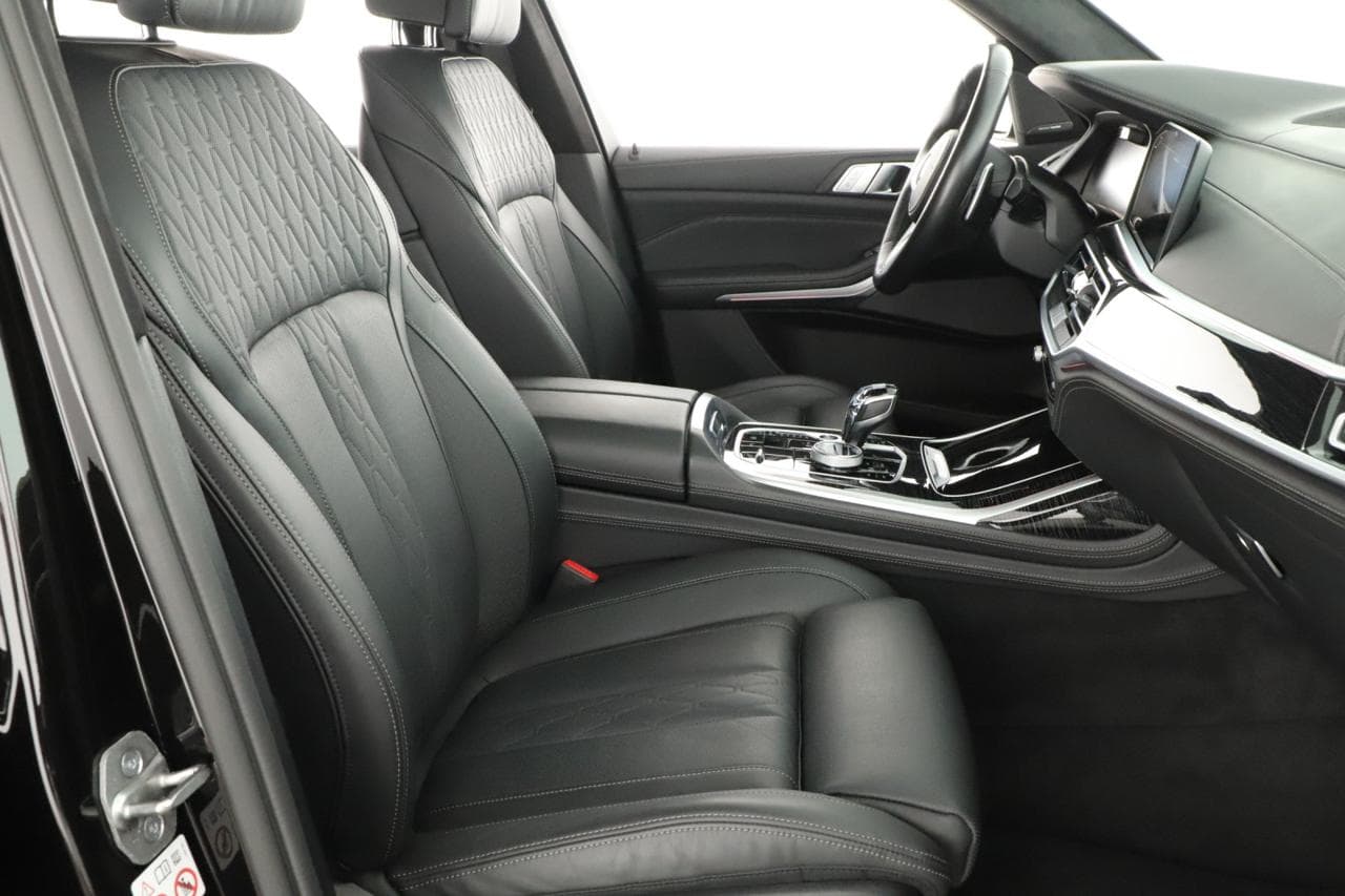 2021 BMW X7 - 10