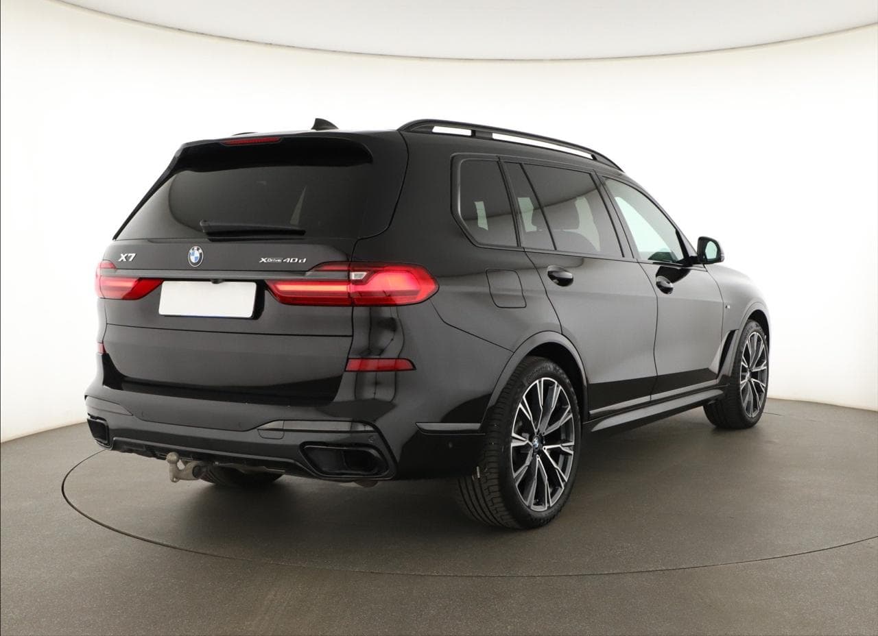 2021 BMW X7 - 7