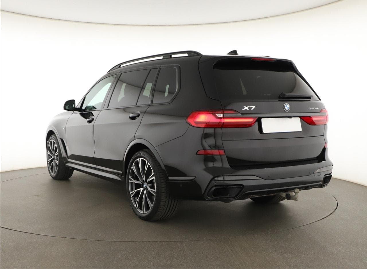 2021 BMW X7 - 5
