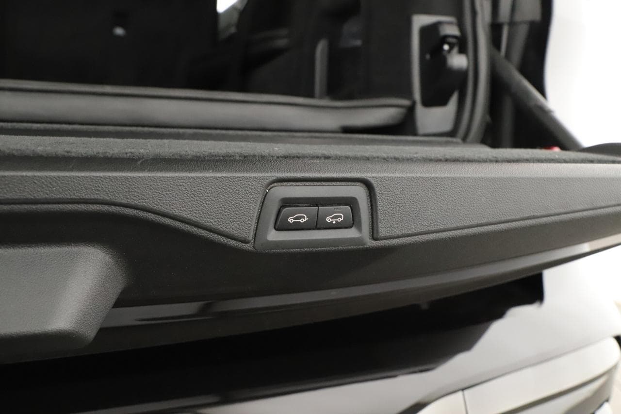 2021 BMW X7 - 16