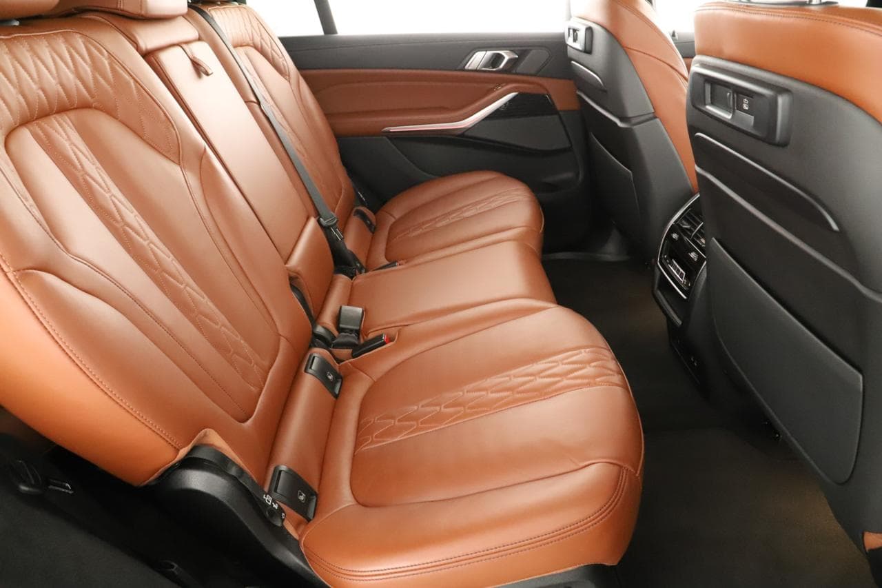 2022 BMW X7 - 10