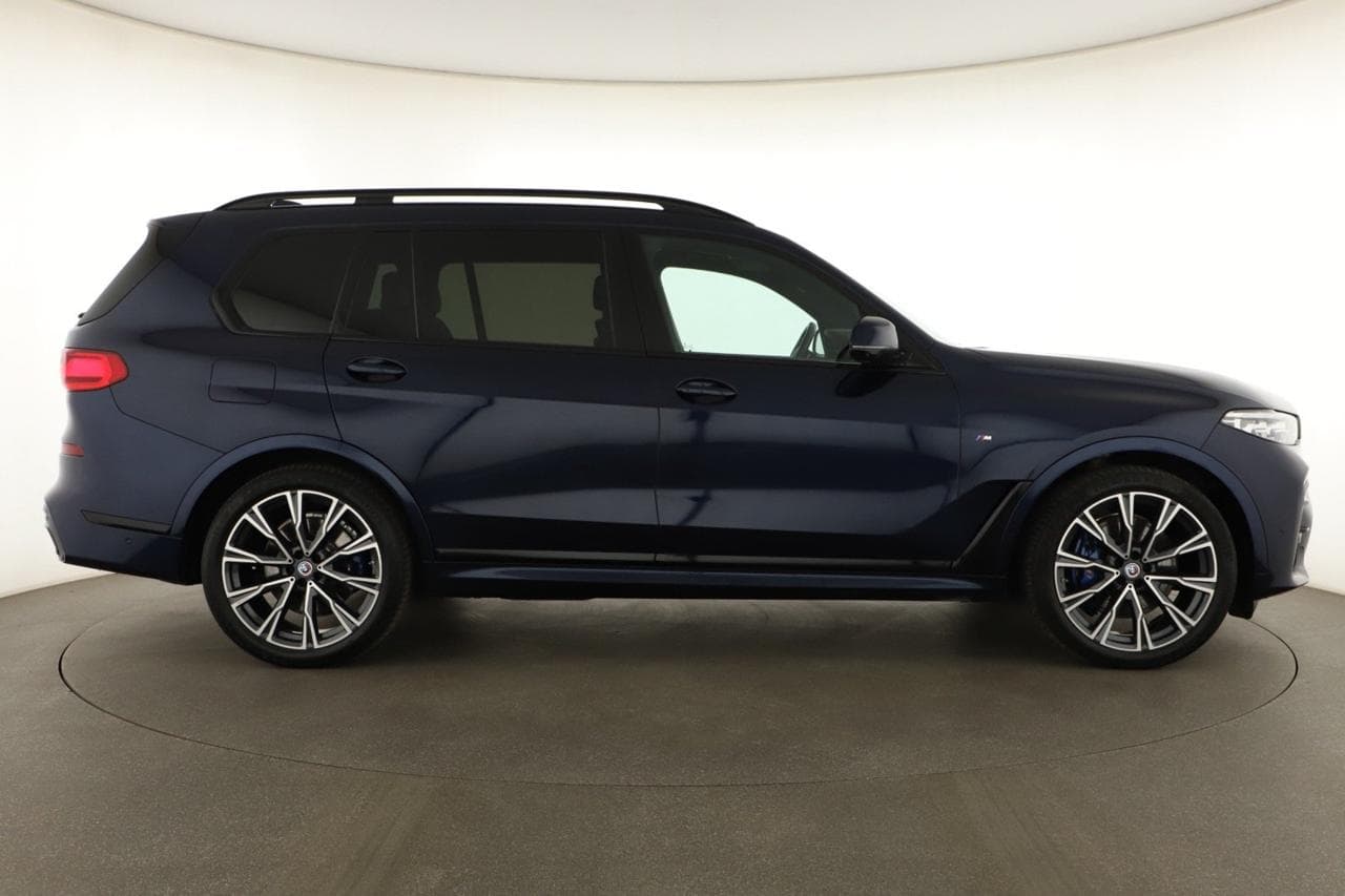 2022 BMW X7 - 8