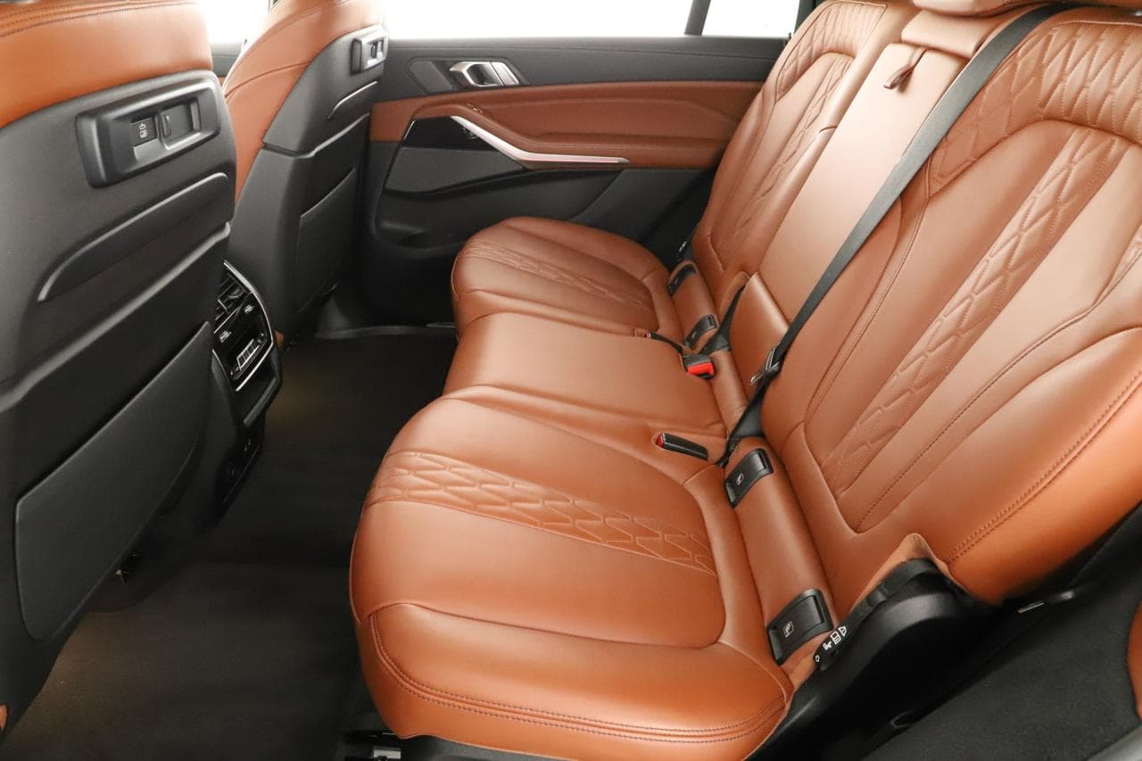 2022 BMW X7 - 12