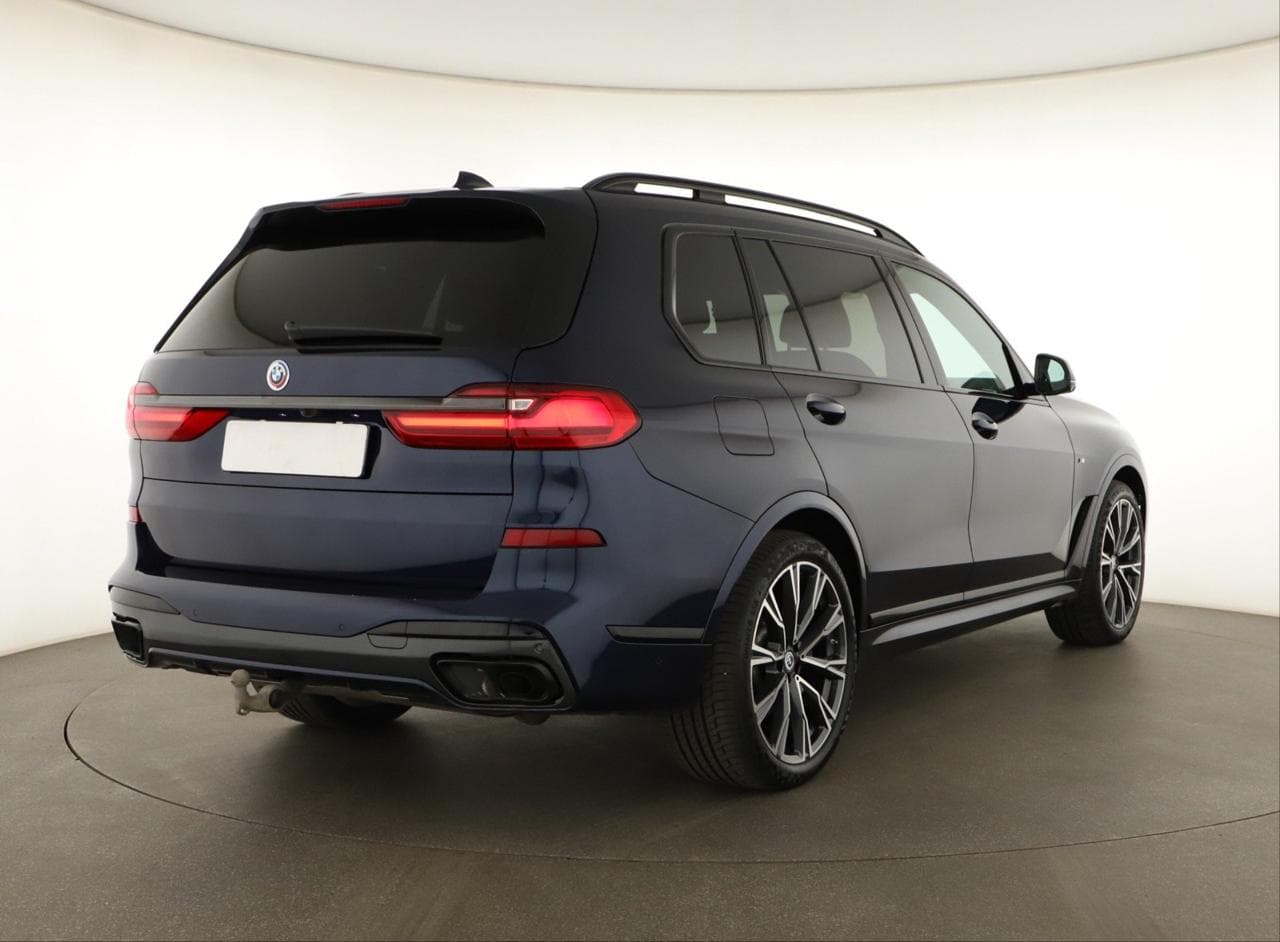 2022 BMW X7 - 7