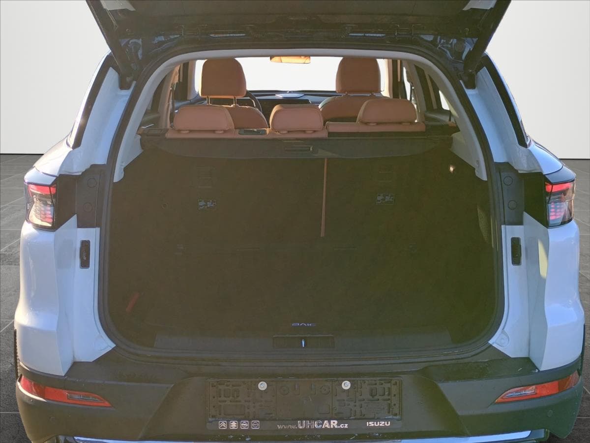 2025 BAIC X7 - 16